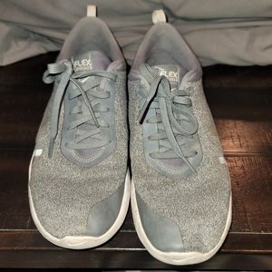 Nike Flex Experience shoes